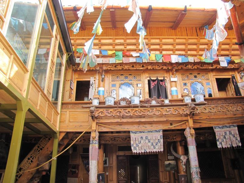 Kersangs Relay Station Hotel Deqen Екстериор снимка