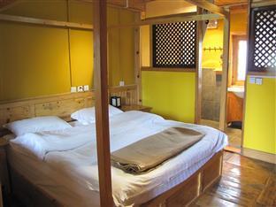 Kersangs Relay Station Hotel Deqen Екстериор снимка